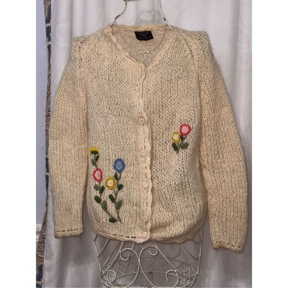 VINTAGE 50's 60's EMBROIDERED Butter Cream Cardigan MOHAIR Sweater by Mary Lewis - Picture 1 of 9
